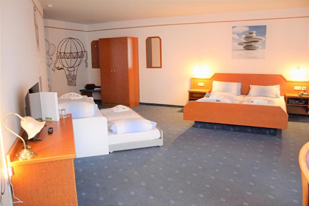 Waldhotel Feldbachtal Neuhaus am Rennweg Exteriör bild