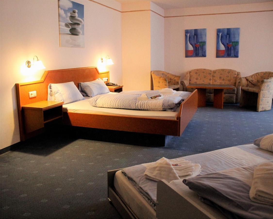 Waldhotel Feldbachtal Neuhaus am Rennweg Exteriör bild