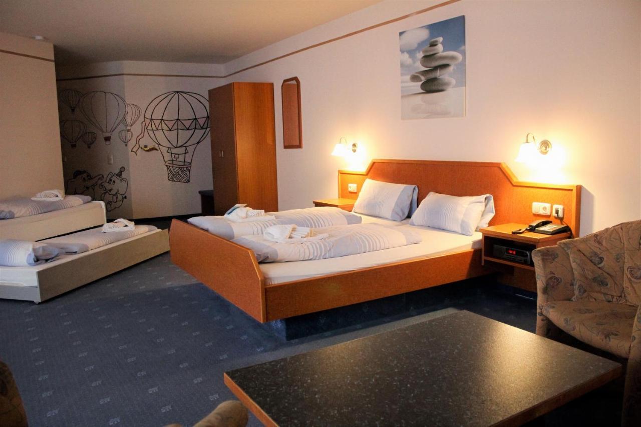 Waldhotel Feldbachtal Neuhaus am Rennweg Exteriör bild